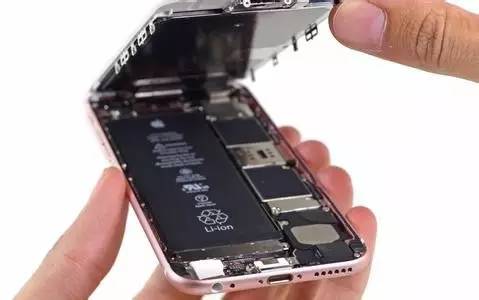 iPhone“關(guān)機門”沒那么簡單